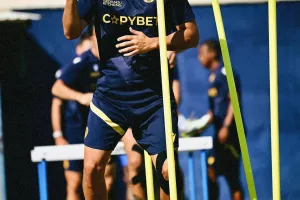 Ολοκληρώνει.. για την πρεμιέρα (Φώτος)