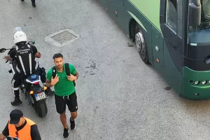 ΦΩΤΟΣ/Η άφιξη της Ομόνοιας