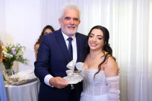 (Ομόνοια) Μέρα χαράς για τον πρόεδρο του Σωματείου-Με το κασκόλ στο γάμο της κόρης του