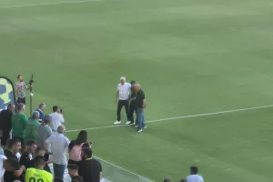 (Βίντεο/Φώτος) Τίμησαν και... αποθέωσαν Τρίσκο όπως του αξίζει!