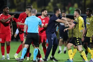 Ένταση και αποδοκιμασίες μετά τον αποκλεισμό του Άρη