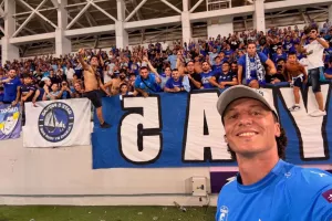(ΒΙΝΤΕΟ Kerkida) Έριξαν κινητό στον Λουίζ για selfie!