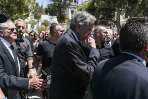 Κηδεία Λένας Σαμαρά- Ο συγκλονιστικός επικήδειος του πατέρα της Αντώνη 