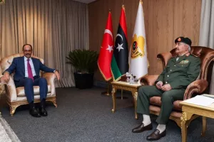 Συναντήθηκε με τον Καλίν ο Χαφτάρ: Τι συζήτησε ο στρατάρχης της Βεγγάζης με τον διοικητή της ΜΙΤ