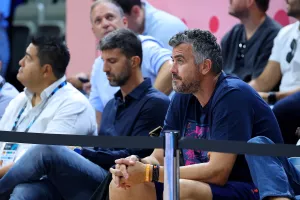 Να γύριζε τον χρόνο πίσω 