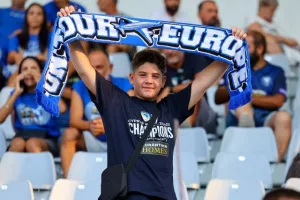 (Φώτος) Ο κόσμος στις εξέδρες 