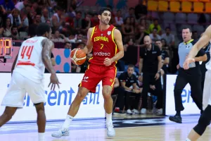(Φωτορεπορτάζ) Δράση στη Λεμεσό με EuroBasket!