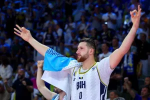Με σούπερ Φοντέκιο η Ιταλία... καθάρισε την Βοσνία (Φώτος)