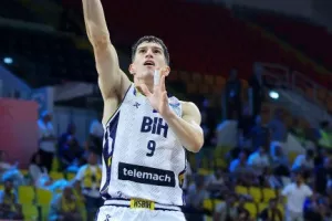 Με σούπερ Φοντέκιο η Ιταλία... καθάρισε την Βοσνία (Φώτος)
