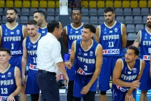 Ανταγωνιστική... όσο μπορούσε η Εθνική μας - Ήττα στην πρεμιέρα (Φωτος) 