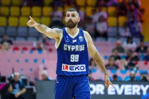 Ανταγωνιστική... όσο μπορούσε η Εθνική μας - Ήττα στην πρεμιέρα (Φωτος) 