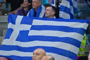Με το..δεξί η Ελλαδάρα! (Φώτος)