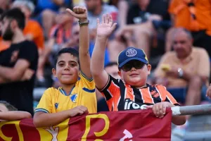 Freedom24 Krasava ENY Ύψωνα - ΑΠΟΕΛ: Με Κόρμπου -Πιέρο, "διπλό" στην πρεμιέρα