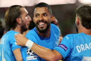 Ερυθρός Αστέρας - Πάφος FC: Σπουδαίο διπλό και "ραντεβού" με τ' αστέρια! (φώτος)