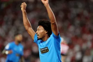 Ερυθρός Αστέρας - Πάφος FC: Σπουδαίο διπλό και "ραντεβού" με τ' αστέρια! (φώτος)