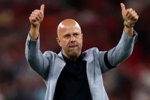 Σλοτ: «Στο 2-2... θα ήθελα πολύ να έβαζα τον Ζότα»