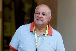 Το βλέμμα του Άντρου!