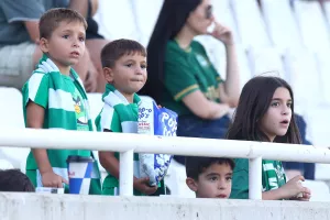 ΦΩΤΟΡΕΠΟΡΤΑΖ από την κερκίδα της Ομόνοιας