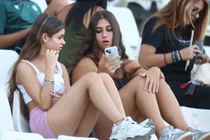 Κορίτσια...Ομόνοια