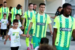 ΑΕΚ - ΑΕΛ: Ο Καμπρέρα... καθάρισε για την πρώτη νίκη! (φώτος)
