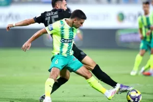 ΑΕΚ - ΑΕΛ: Ο Καμπρέρα... καθάρισε για την πρώτη νίκη! (φώτος)
