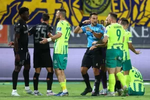 ΑΕΚ - ΑΕΛ: Ο Καμπρέρα... καθάρισε για την πρώτη νίκη! (φώτος)