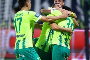 ΑΕΚ - ΑΕΛ: Ο Καμπρέρα... καθάρισε για την πρώτη νίκη! (φώτος)