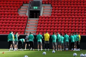 Η προπόνηση της ΑΕΚ στο Brann Stadion (Φώτος)