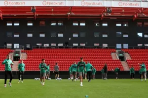 Η προπόνηση της ΑΕΚ στο Brann Stadion (Φώτος)