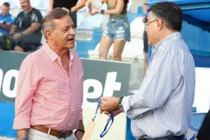 Ανόρθωση-ΑΠΟΕΛ: Φιλική τριάρα με... σερβιτόρο Σταφυλίδη και "killer" Πιέρο