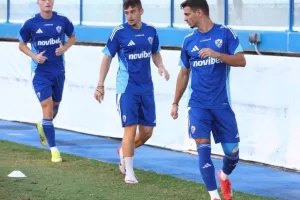 Ανόρθωση-ΑΠΟΕΛ: Φιλική τριάρα με... σερβιτόρο Σταφυλίδη και "killer" Πιέρο