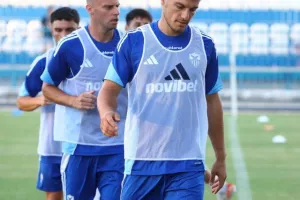 Ανόρθωση-ΑΠΟΕΛ: Φιλική τριάρα με... σερβιτόρο Σταφυλίδη και "killer" Πιέρο