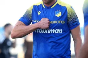 Ανόρθωση-ΑΠΟΕΛ: Φιλική τριάρα με... σερβιτόρο Σταφυλίδη και "killer" Πιέρο