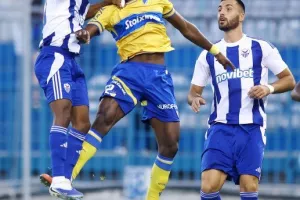 Ανόρθωση-ΑΠΟΕΛ: Φιλική τριάρα με... σερβιτόρο Σταφυλίδη και "killer" Πιέρο