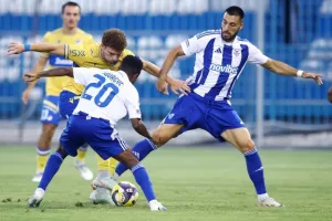 Ανόρθωση-ΑΠΟΕΛ: Φιλική τριάρα με... σερβιτόρο Σταφυλίδη και "killer" Πιέρο