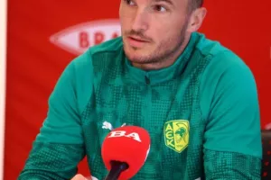 Ιδιάκεθ: ''Είμαστε παρόμοιες ομάδες με την Brann-Αναμένουμε μάχη''