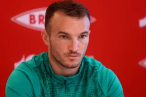 Ιδιάκεθ: ''Είμαστε παρόμοιες ομάδες με την Brann-Αναμένουμε μάχη''