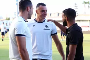 Freedom24 Krasava ENY Ύψωνα - ΑΠΟΕΛ: Με Κόρμπου -Πιέρο, "διπλό" στην πρεμιέρα