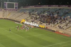 (ΒΙΝΤΕΟ Kerkida) ΑΝΟΡΘΩΣΙΑΤΕΣ μετά την ήττα: "Στο πλάι σου μεγάλωσα, λεπτό δεν το μετάνιωσα" 