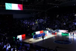 (BINTEO Kerkida) Η παρουσίαση της Εθνικής Ελλάδος και ο Εθνικός Ύμνος!