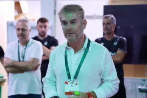 "Πάρτι" πρόκρισης στα αποδυτήρια με Παπασταύρου! (φώτος)