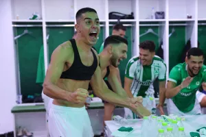 "Πάρτι" πρόκρισης στα αποδυτήρια με Παπασταύρου! (φώτος)