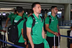 Αεροδρόμιο οι ποδοσφαιριστές της Ομόνοιας/ΦΩΤΟΣ