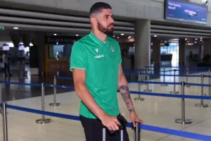 Αεροδρόμιο οι ποδοσφαιριστές της Ομόνοιας/ΦΩΤΟΣ