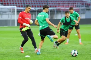 Η προπόνηση της Ομόνοιας στο "Wörthersee Stadion" (Φώτος)