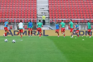 Ομόνοια και Wolfsberger υπό δυνατή βροχή (φώτος)