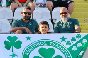 ΦΩΤΟΡΕΠΟΡΤΑΖ από την κερκίδα της Ομόνοιας