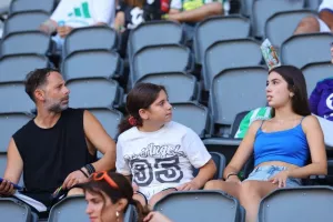 Το "Λεμεσιανό" της πρεμιέρας βάφτηκε... πράσινο! (Φώτος)