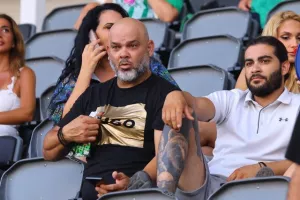 Το "Λεμεσιανό" της πρεμιέρας βάφτηκε... πράσινο! (Φώτος)