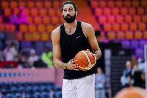 (Φωτορεπορτάζ) Δράση στη Λεμεσό με EuroBasket!